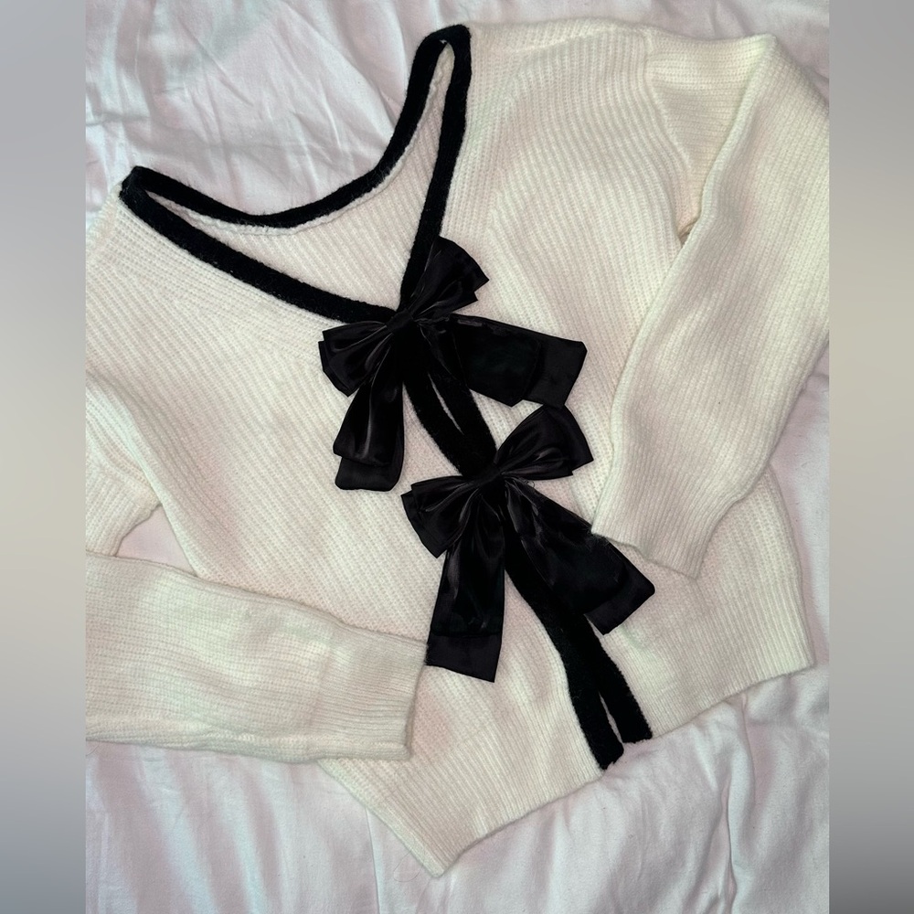 Bow Sweater